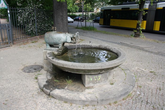 Nilpferdbrunnen, Berlin - Friedrichshain