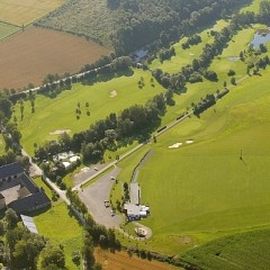 der Golfplatz (links unten sieht man noch das Schloss Haus Amecke)