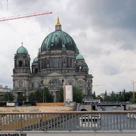 Der Berliner Dom, von der Rathausbr&uuml;cke aus gesehen.
