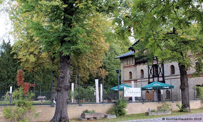 Der malerische Garten des Restaurants