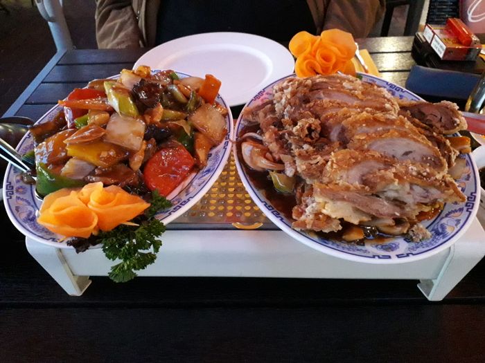 Rindfleisch mit Cashewnüssen und geröstete Ente Chop-Suey
