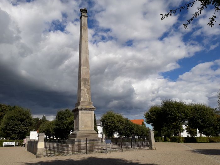 Obelisk am Circus