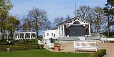 Kurpark und Promenade in Ostseebad Boltenhagen