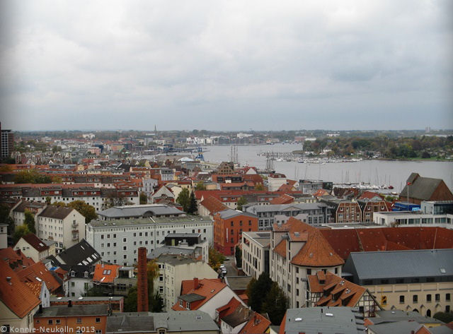 Blick über die Rostocker Innenstadt und die Warnow