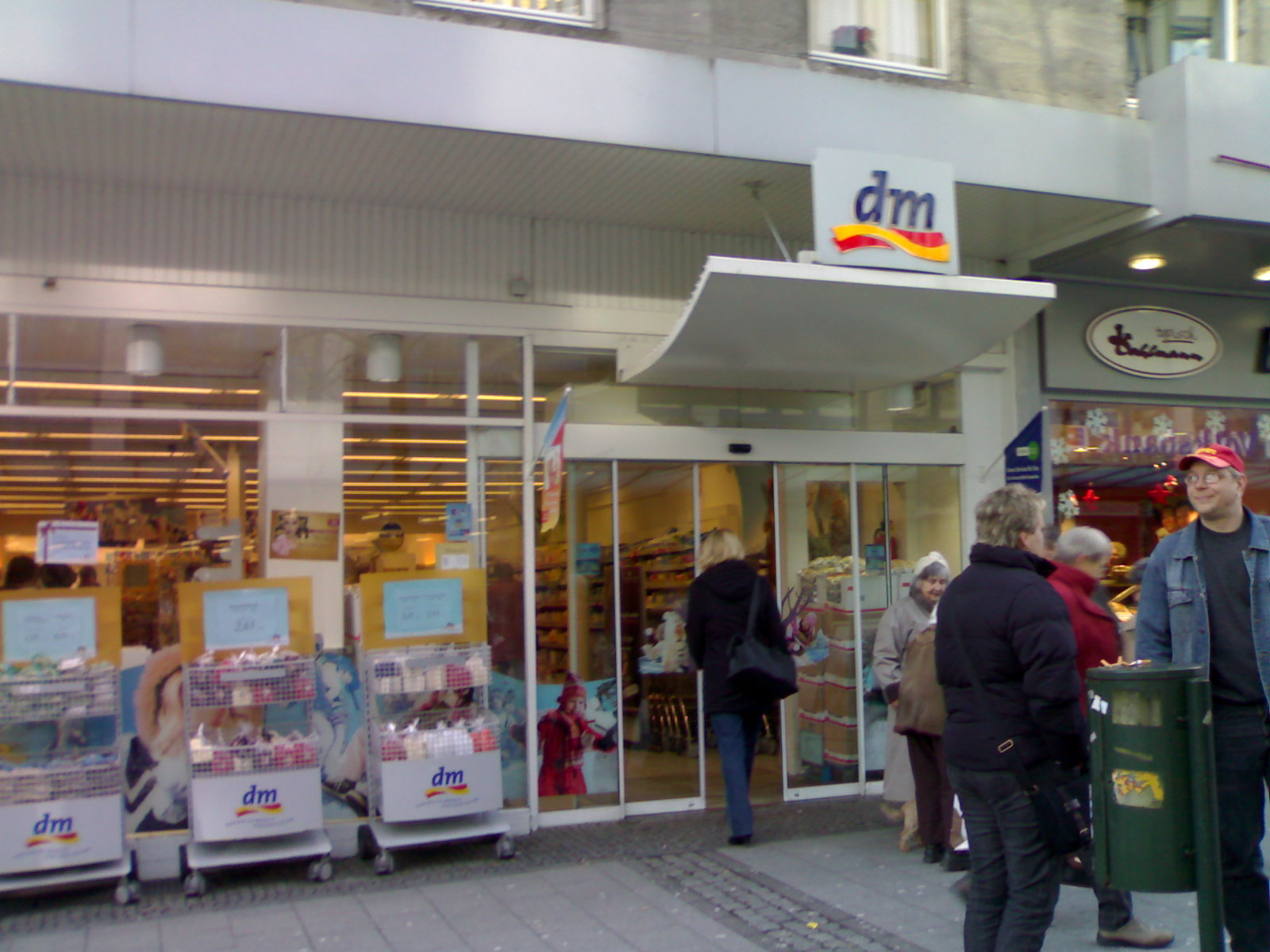Bild 1 dm-drogerie markt in Remscheid