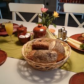 Zweimal Hof-Cafe Frühstück (a 6,90)