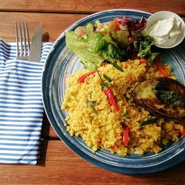 Couscous mit gebackener Avocado 7,90 €