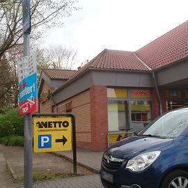Netto Deutschland - schwarz-gelber Discounter mit dem Scottie in Ahrensburg