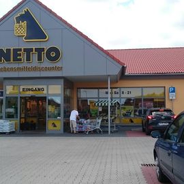 Netto Deutschland - schwarz-gelber Discounter mit dem Scottie in Stockelsdorf
