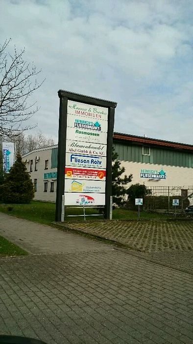 Hausser Archibald GmbH & Co. KG Holz- u. FurnierHdl.
