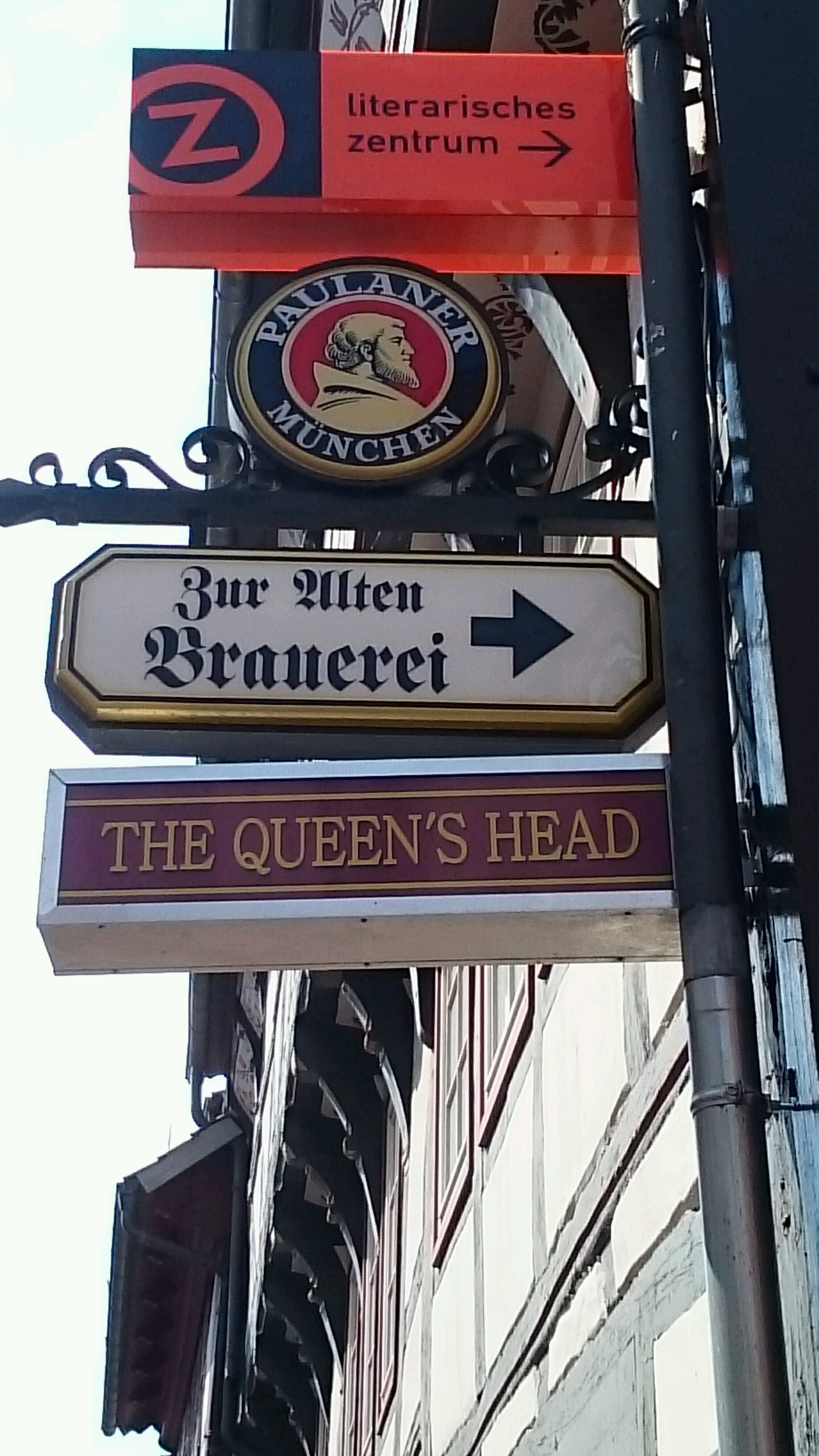 Bild 1 The Queen's Head in Göttingen