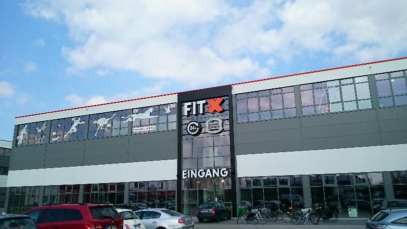 Bild 11 FitX Fitnessstudio in Lübeck