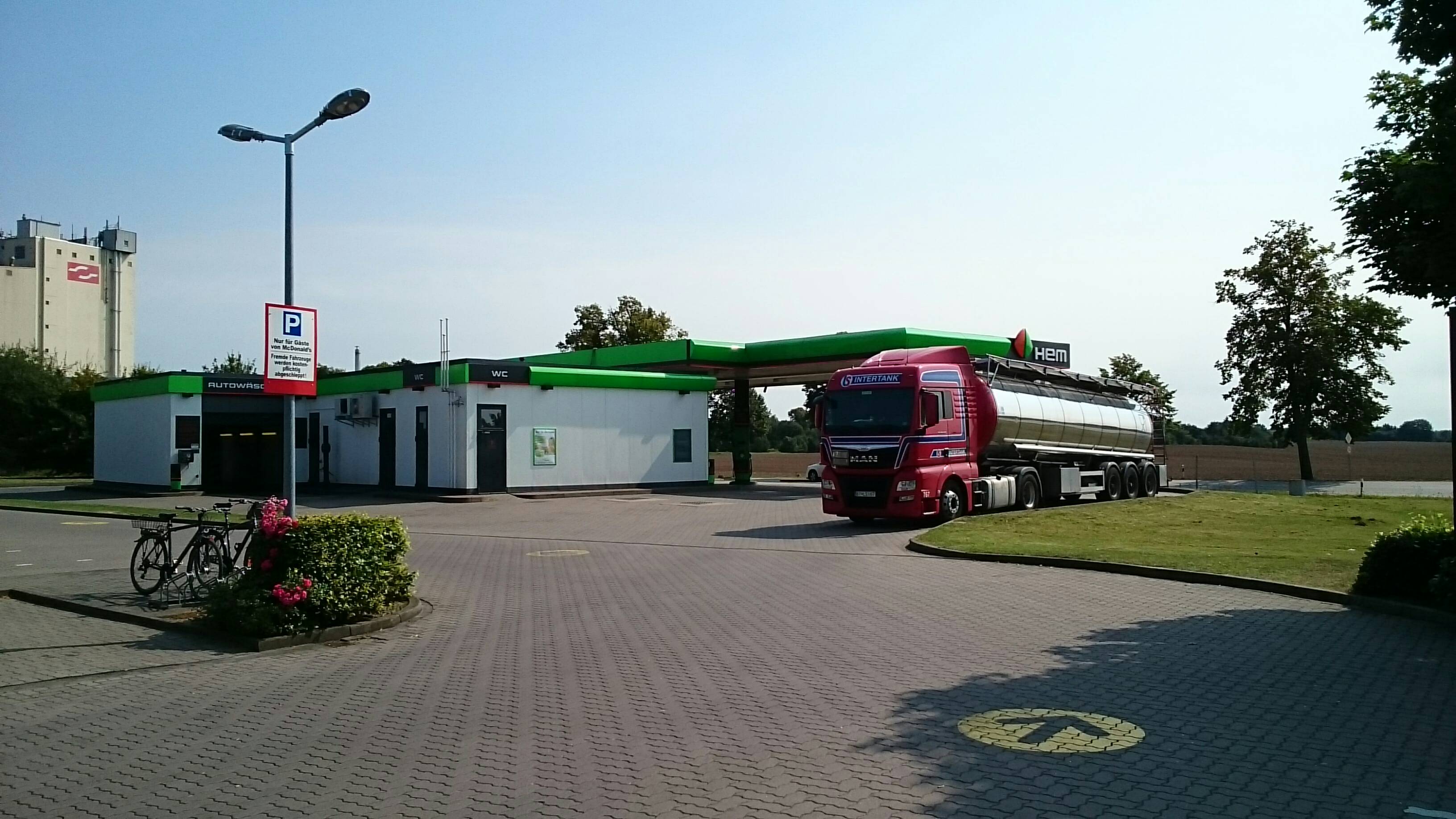 Bild 1 HEM-Tankstelle in Ratzeburg