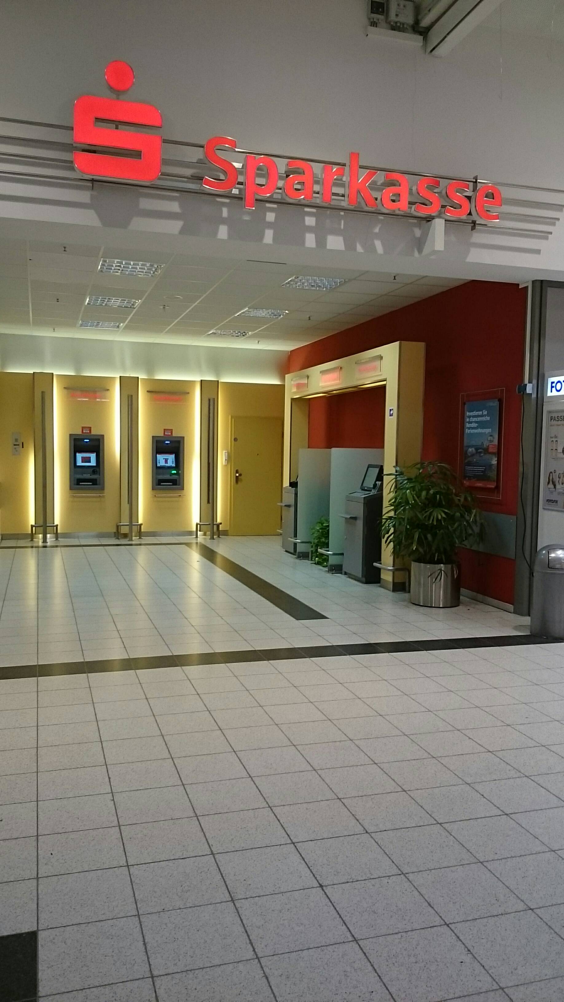 Bild 1 Sparkasse zu Lübeck AG Geldautomat in Lübeck