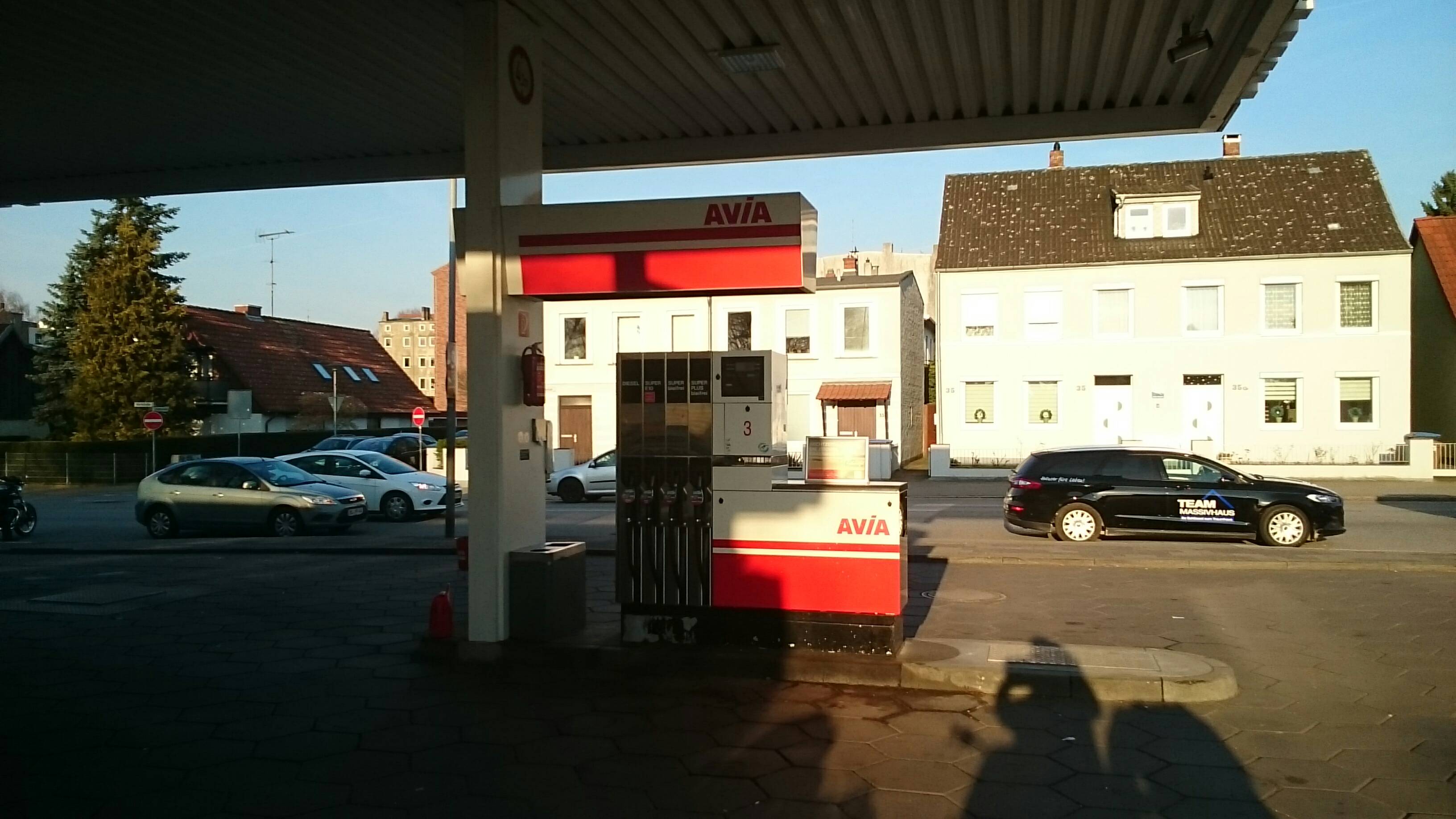 Bild 1 AVIA Tankstelle Ralf Bienert in Lübeck