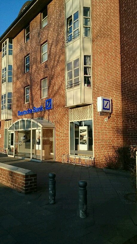 Bild 1 Deutsche Bank Filiale in Lübeck