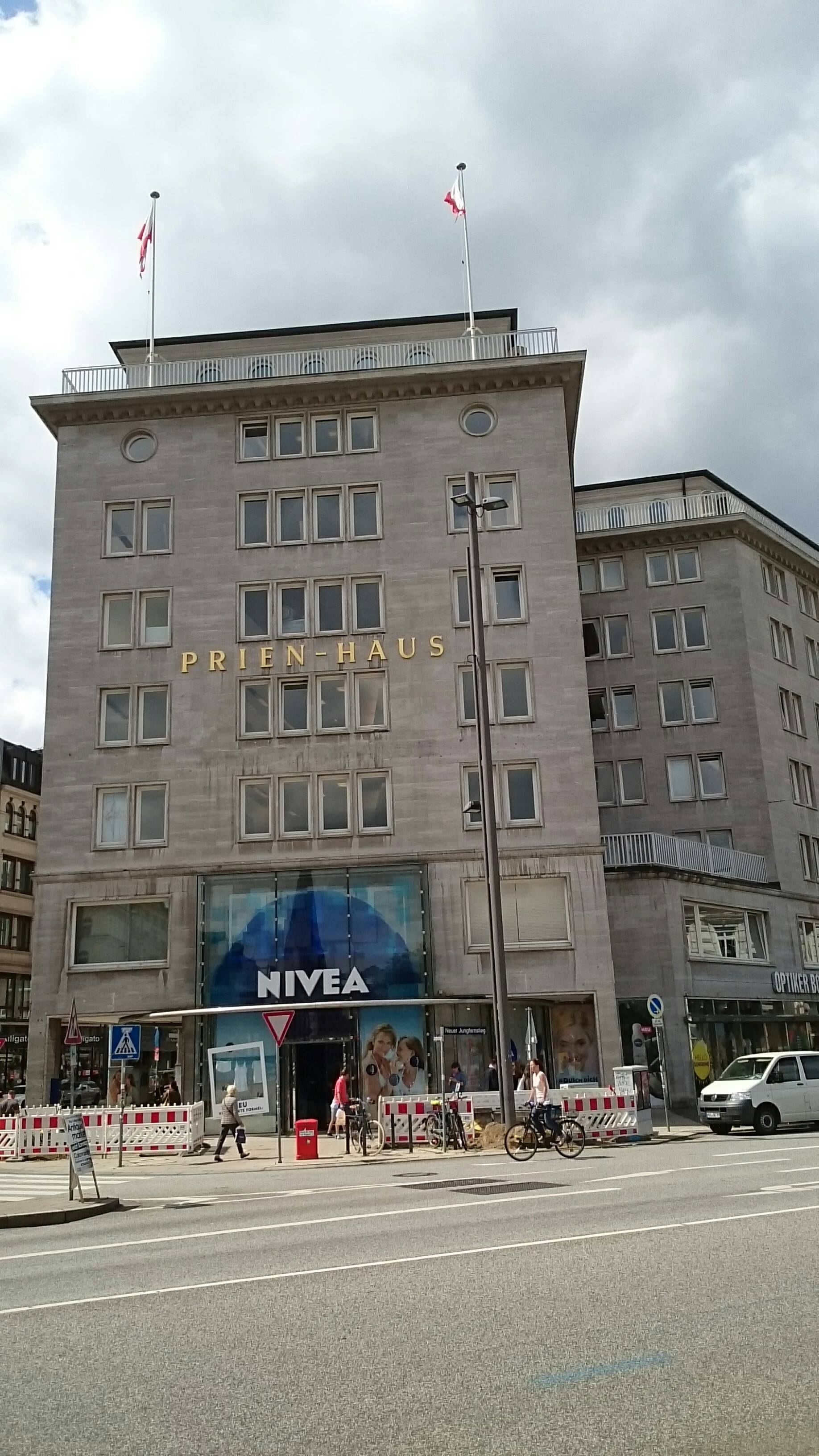 Bild 1 Nivea Haus GmbH in Hamburg