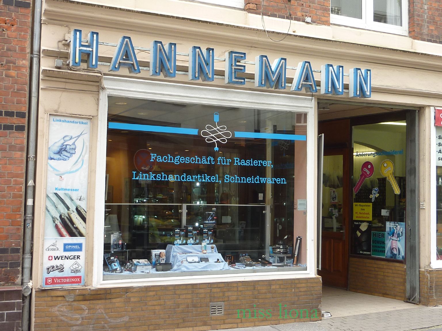 Bild 2 Hannemann - Inh. Regine Pluschke Rasierer-Fachgeschäft in Lübeck