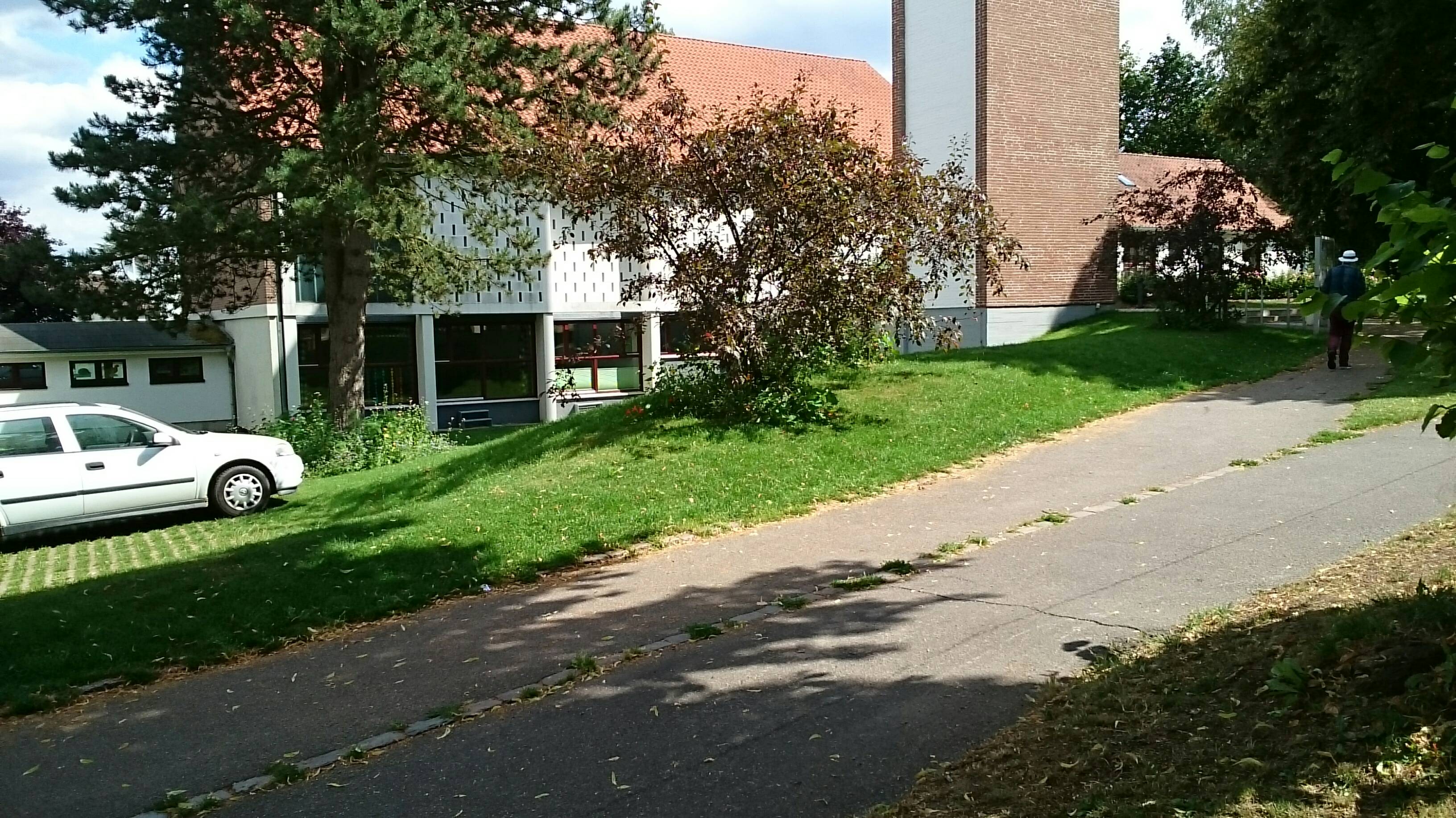 Bild 2 Nordelbische Ev.-luth. Kirche, Auferstehung Kirchengemeinde, Gemeindebüro in Lübeck