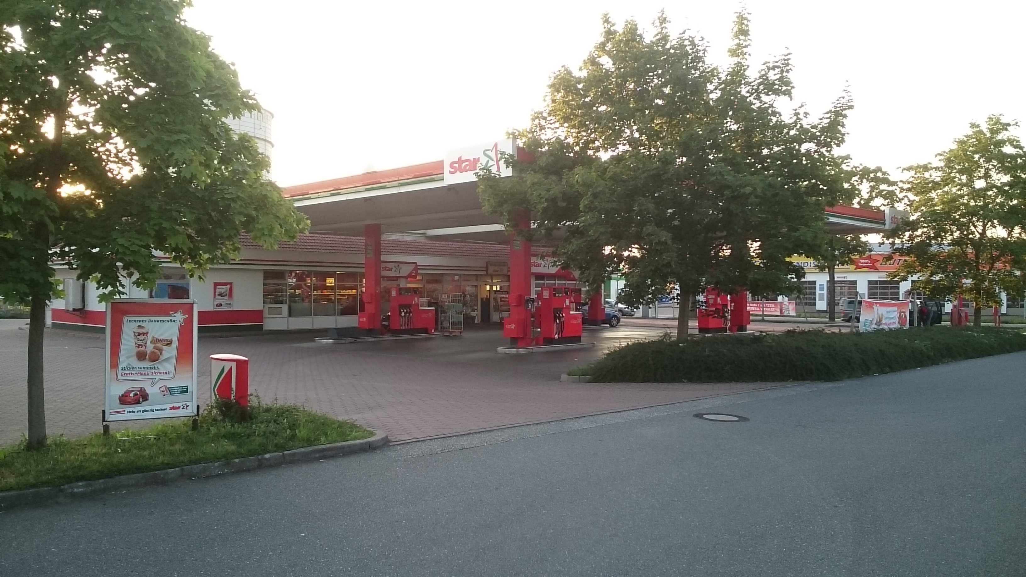 Bild 2 STAR Tankstelle in Lübeck