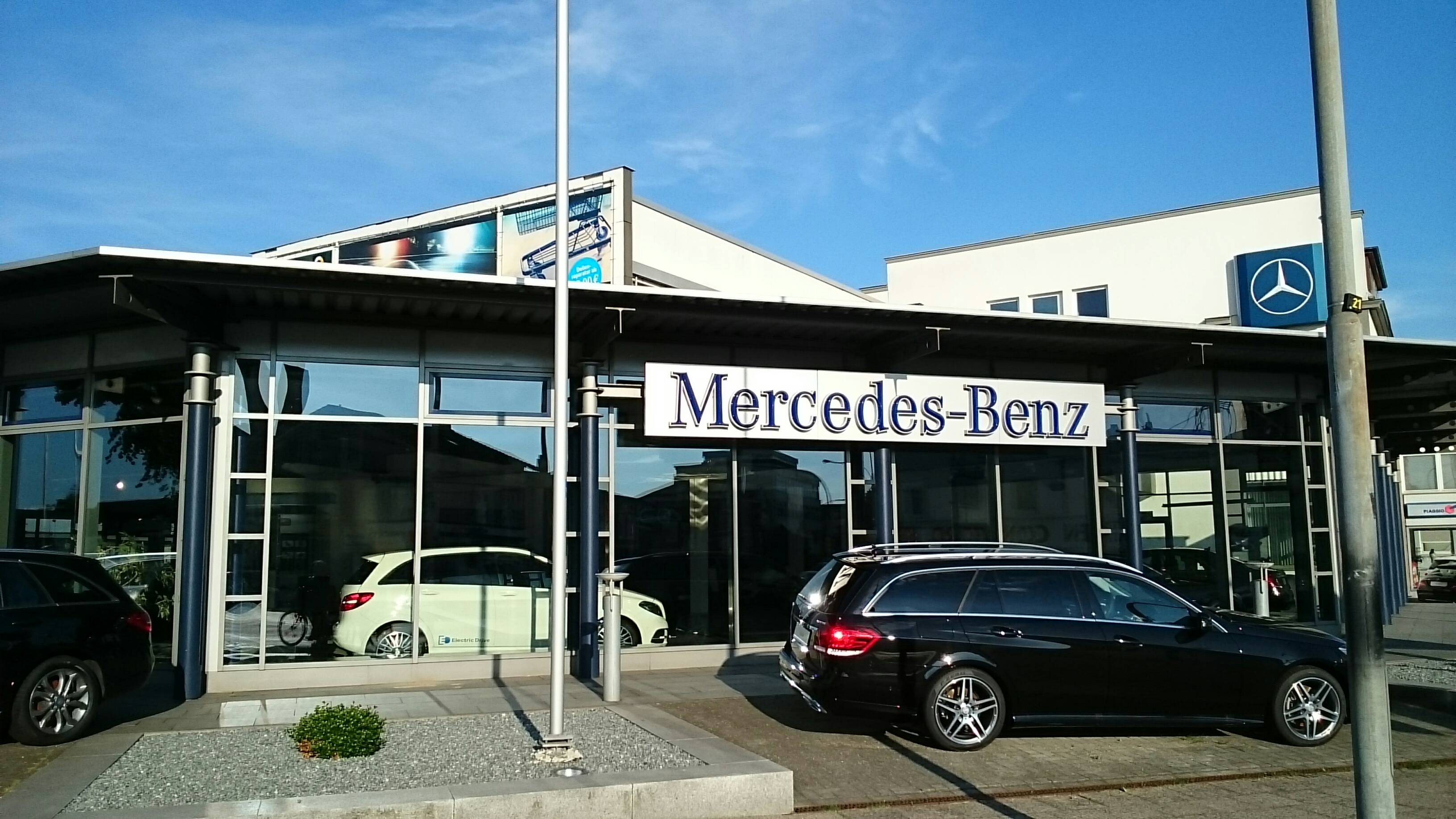 Bild 1 Mercedes-Benz Niederlassung Lübeck in Lübeck