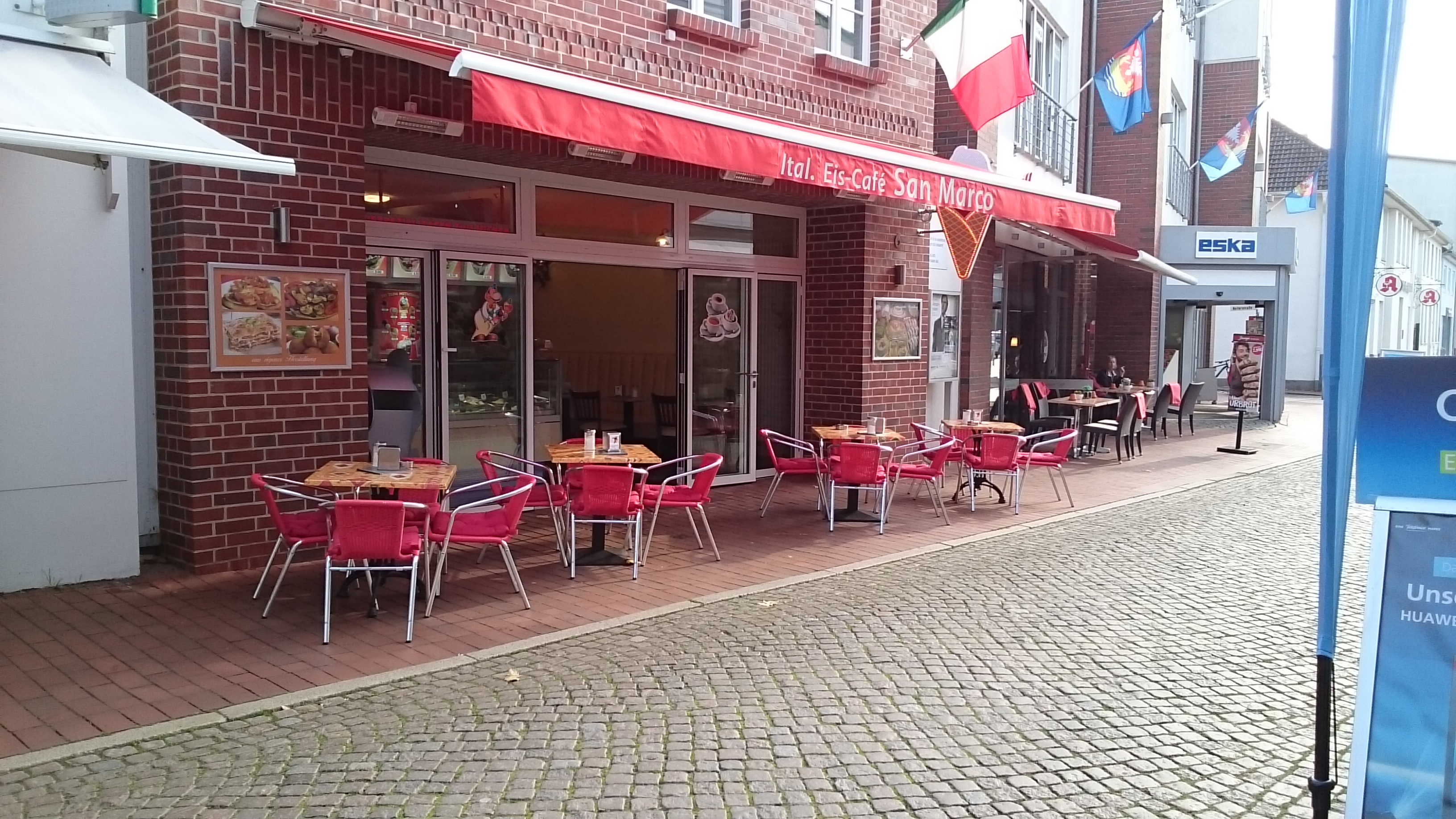 Bild 1 Eis-Café San Marco in Neustadt in Holstein