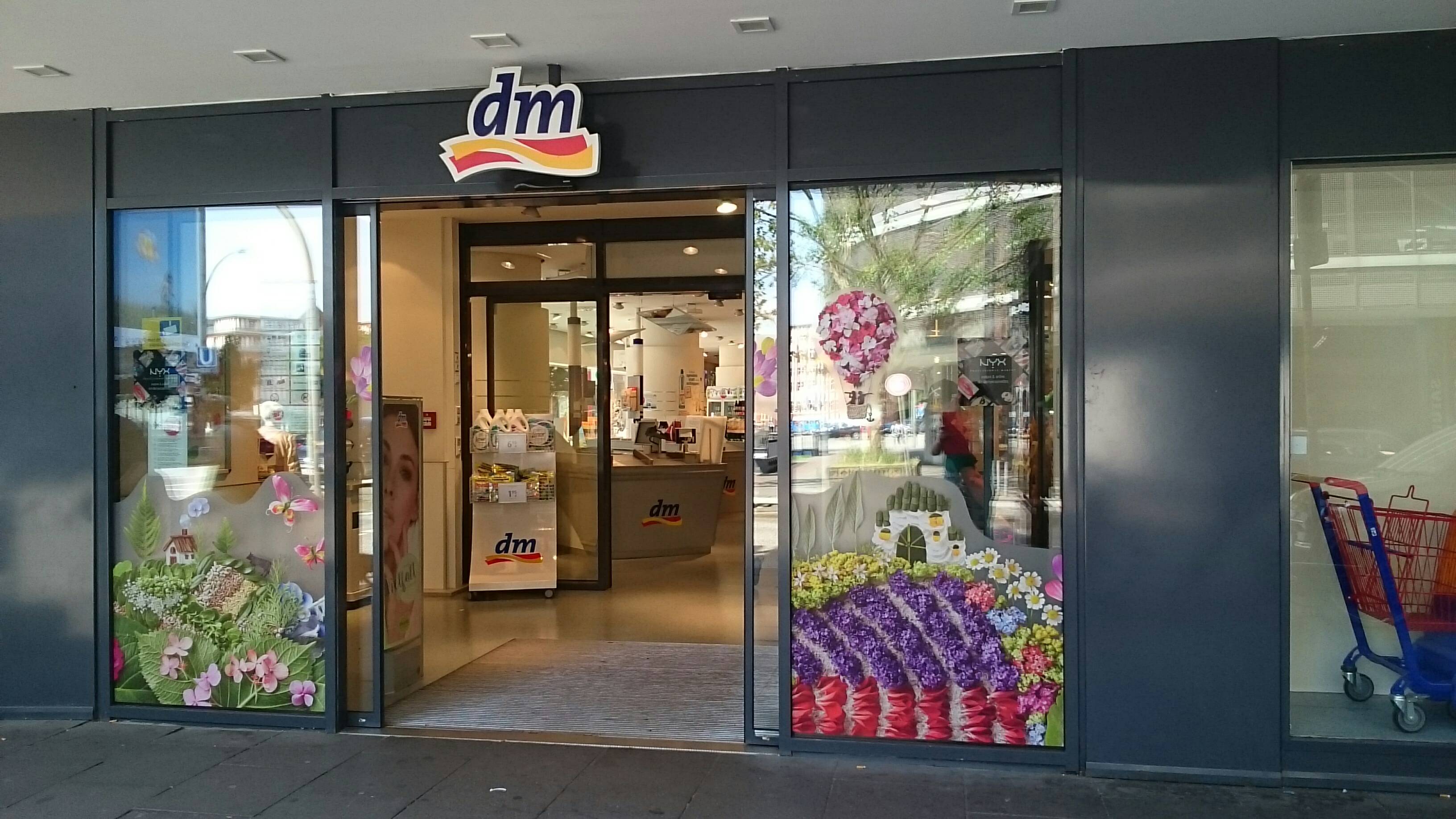 Bild 2 dm-drogerie markt in Hamburg