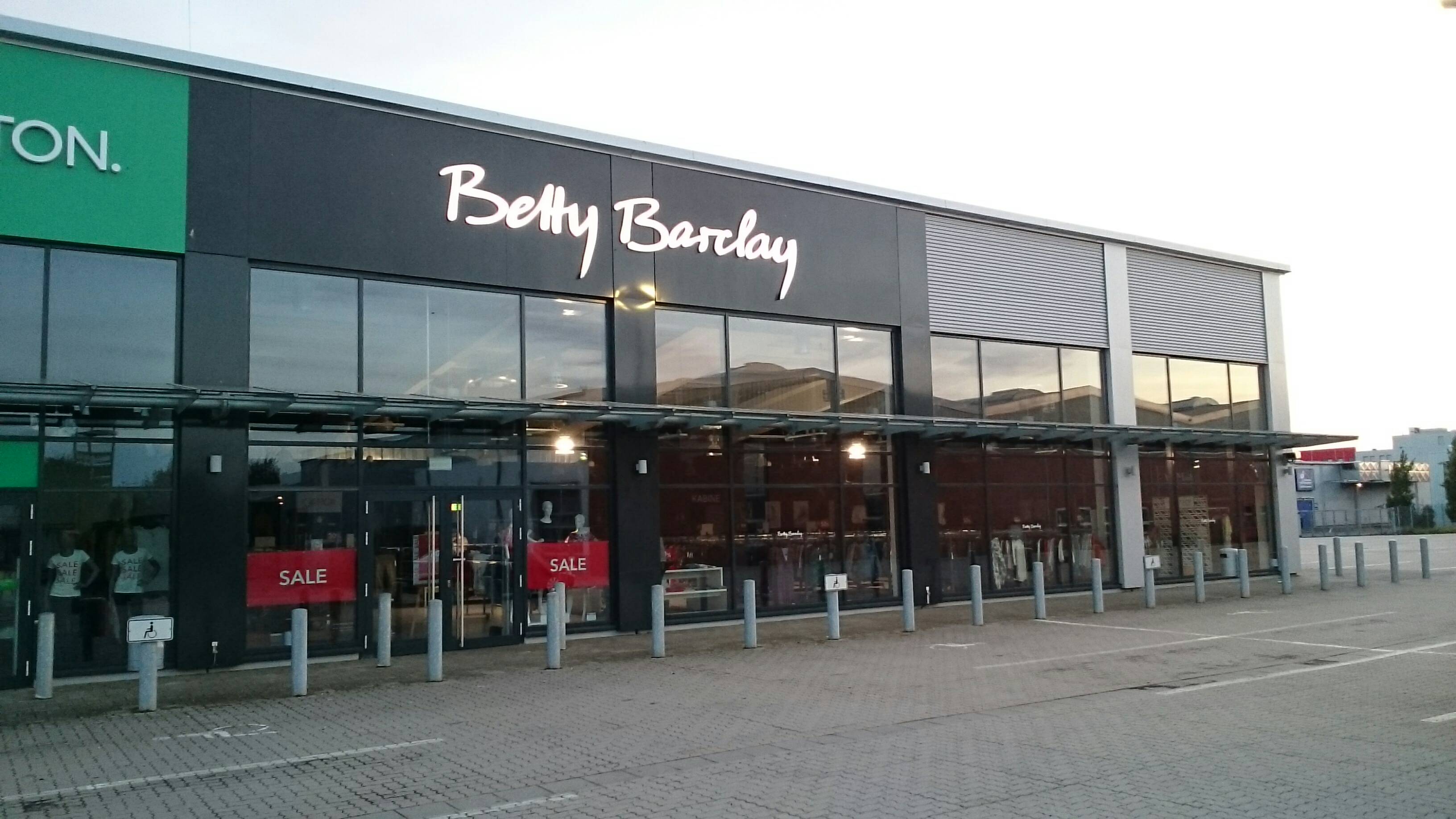 Bild 1 Betty Barclay Outlet in Stuhr