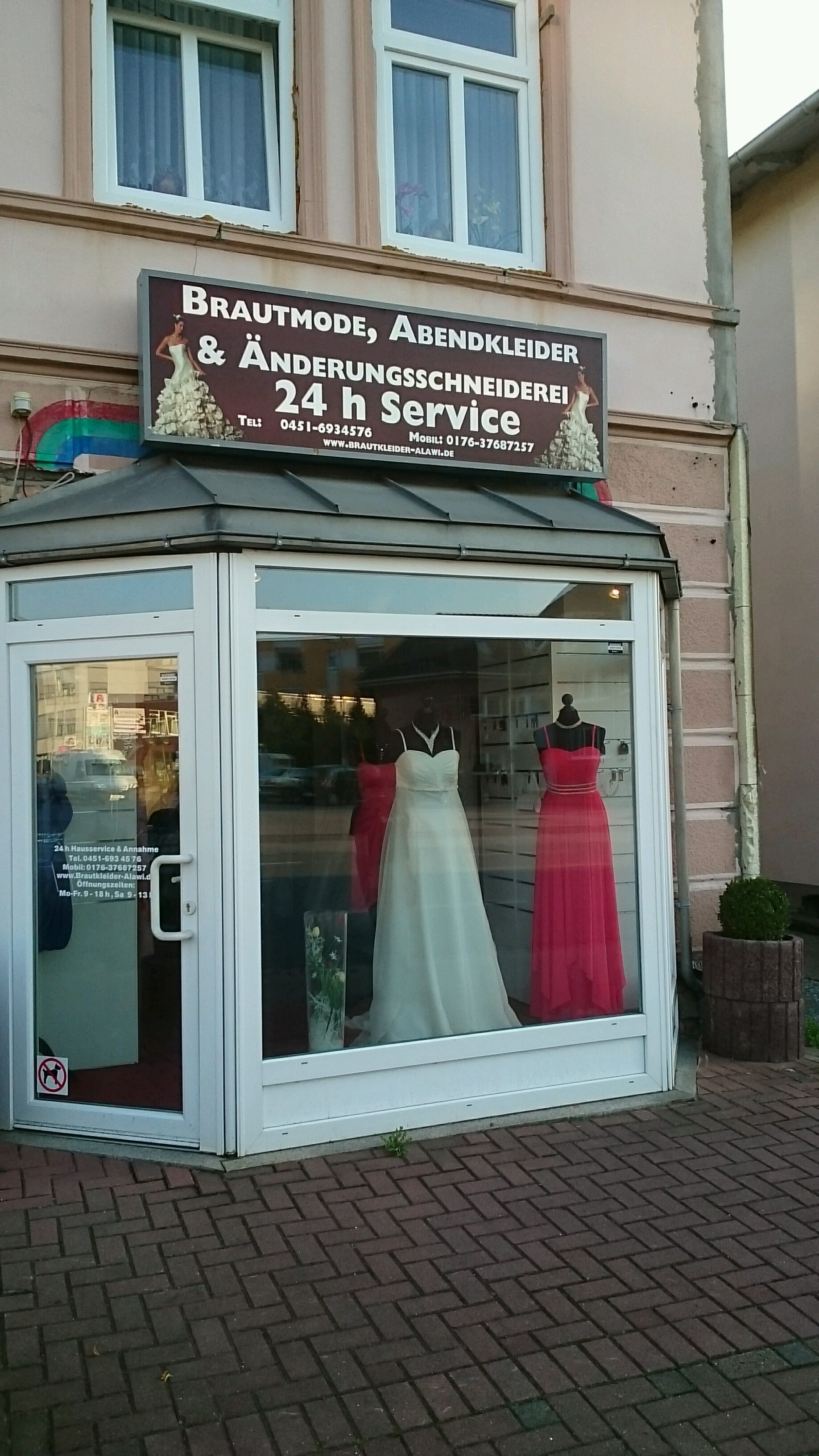 Bild 1 Braut-, Abendkleider Alawi in Stockelsdorf