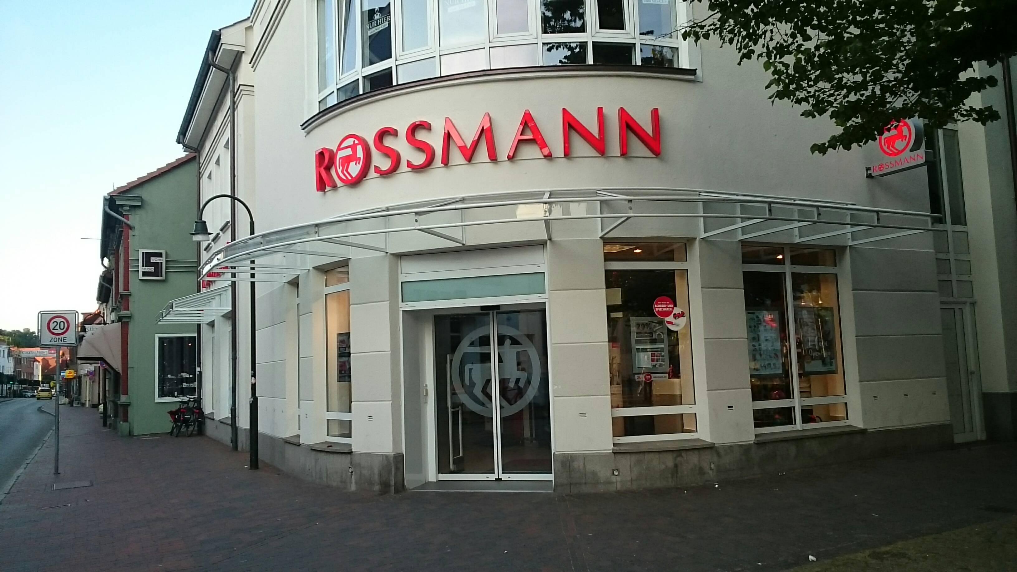 Bild 1 Rossmann Drogeriemärkte in Mölln