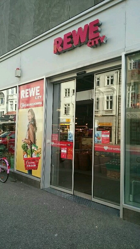 Bild 3 REWE in Lübeck