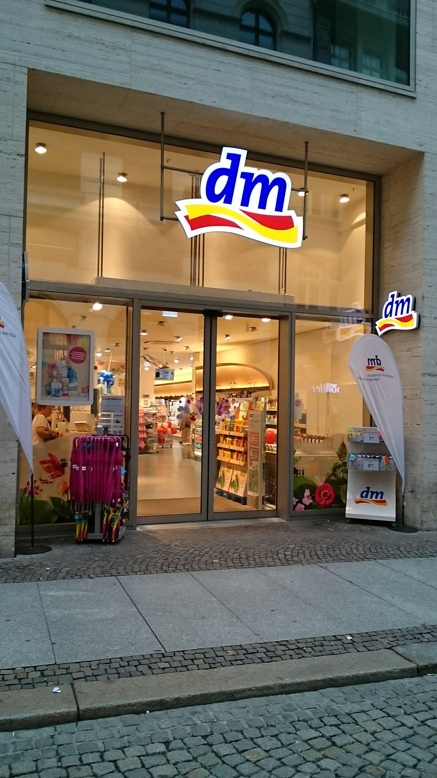 Bild 1 dm-drogerie markt in Leipzig