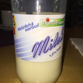 die Leckerste Milch !
1,5% aber schmeckt wie 3,5%...
Ganz anderer Grundgeschmack als die meiste Milch die es beim Discounter gibt....
Einfach nur richtig lecker !