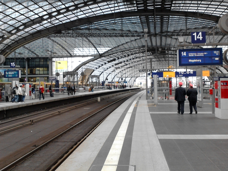 Bild 56 HANS IM GLÜCK - BERLIN Hauptbahnhof in Berlin