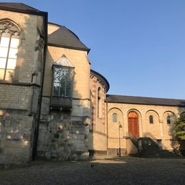 St. Maria im Kapitol in der Altstadt Süd in Köln- Foto von der Rückseite im Lichhof