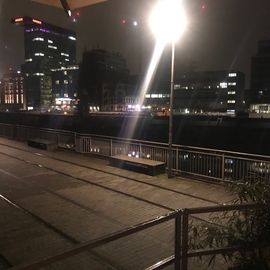 Medien Hafen Düsseldorf bei Nacht November 2018