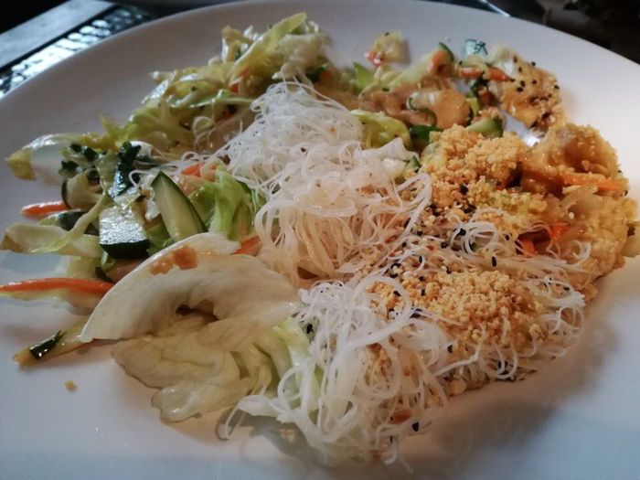 Tong Thai - Thaifood Köln Altstadt - Thai Salat mit gebratenem Hühnchen 