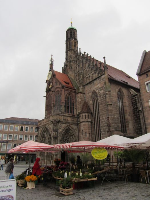 Die Frauenkirche auf dem Hauptmarkt