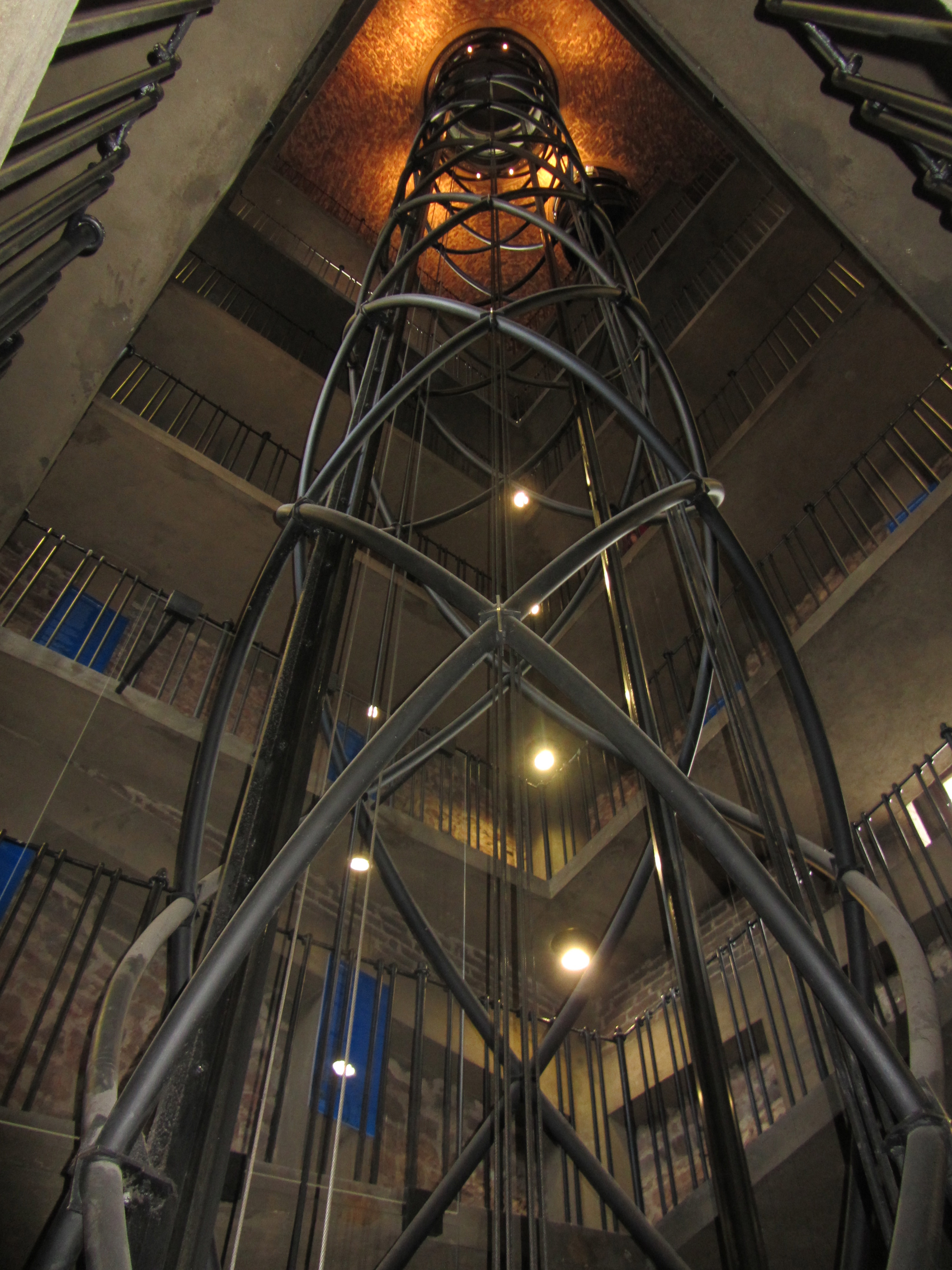 Aufzug im Turm des Alstädter Rathauses