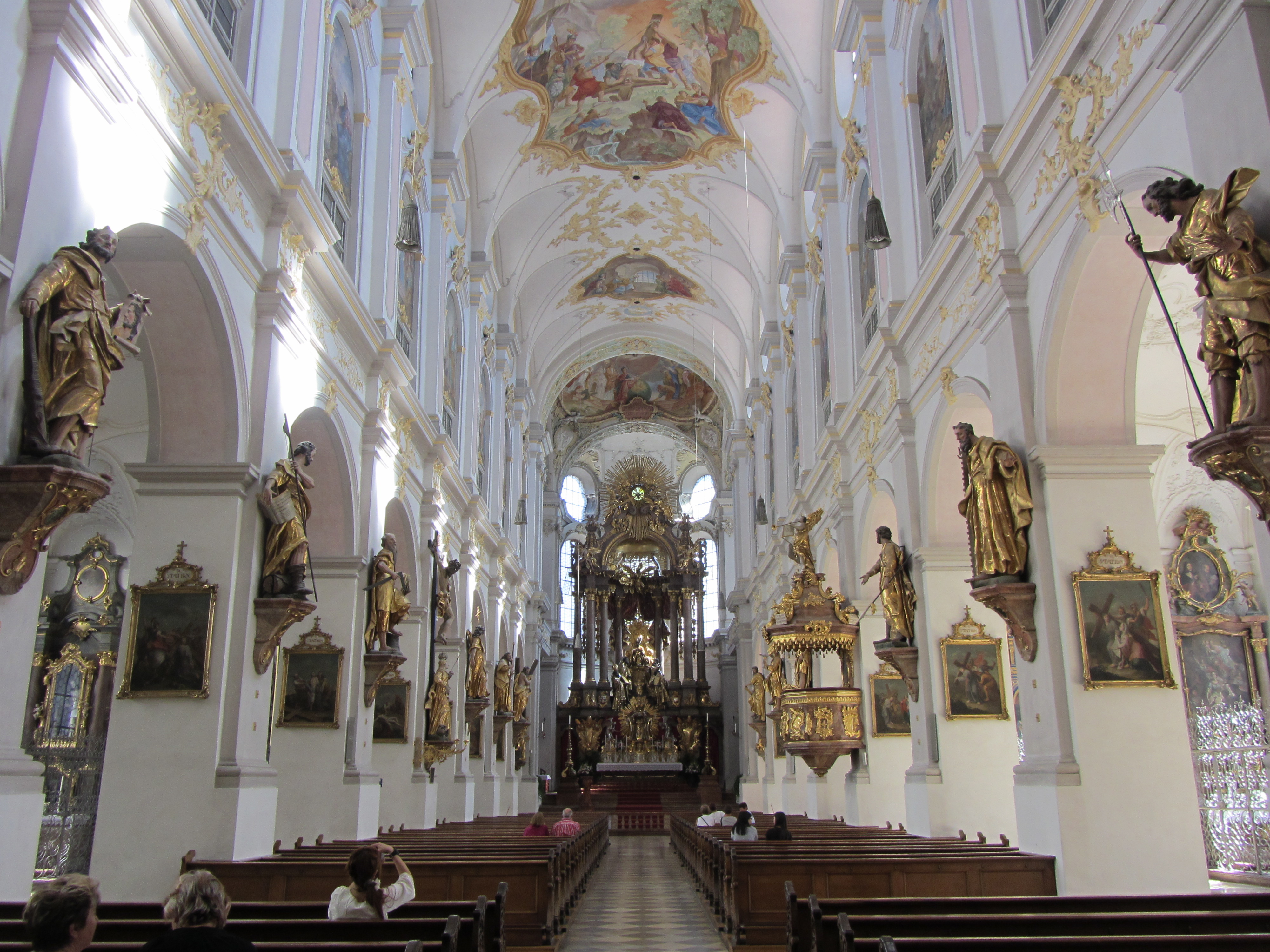 Bild 64 Kath. Kirchenstiftung St. Peter in München