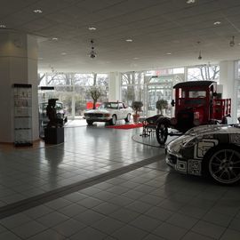 Form Consulting, Jürgen Form, Auto &amp; Art, Exotisches Autohaus in Weißensee, Kunst, Oldtimer, Kuba