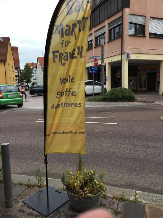 Baumarkt für Frauen, Wollgeschäft