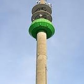 der Ansbacher Fernmeldeturm, welcher auch Daten von Kabel Deutschland uebertraegt incl. deren vom Shop in der Innenstadt