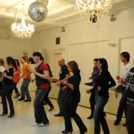 Latin Moves Dance School Salsa Kurs