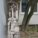 Steinerner Baum - Skulptur (am Phoenix-Gymnasium) in Hörde Stadt Dortmund