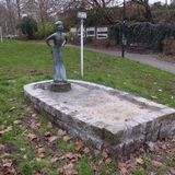 Speiender Knabe - Brunnenskulptur in Dortmund