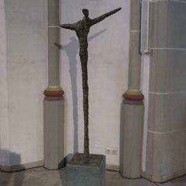 moderne Skulptur (erinnert an Giacometti)