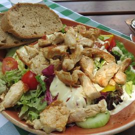 Salat mit Putenstreifen (7,90), von der Tageskarte