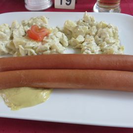 Bockwurst, hausgemachter Kartoffelsalat (nein, danke)