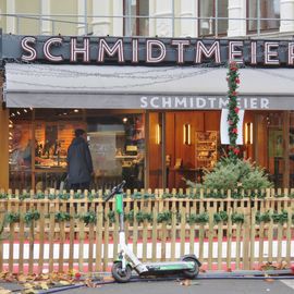 Während des Weihnachtsmarkts eingezäunt